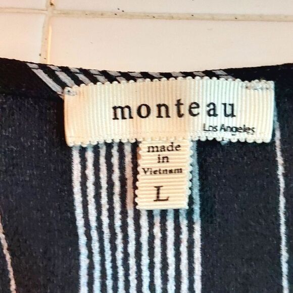 Monteau Los Angelas Sleeveless Top - Picture 3 of 4